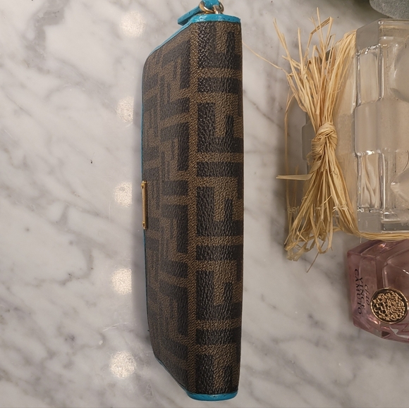 Fendi Zucca Zip Around Wallet EUC - Picture 12 of 13